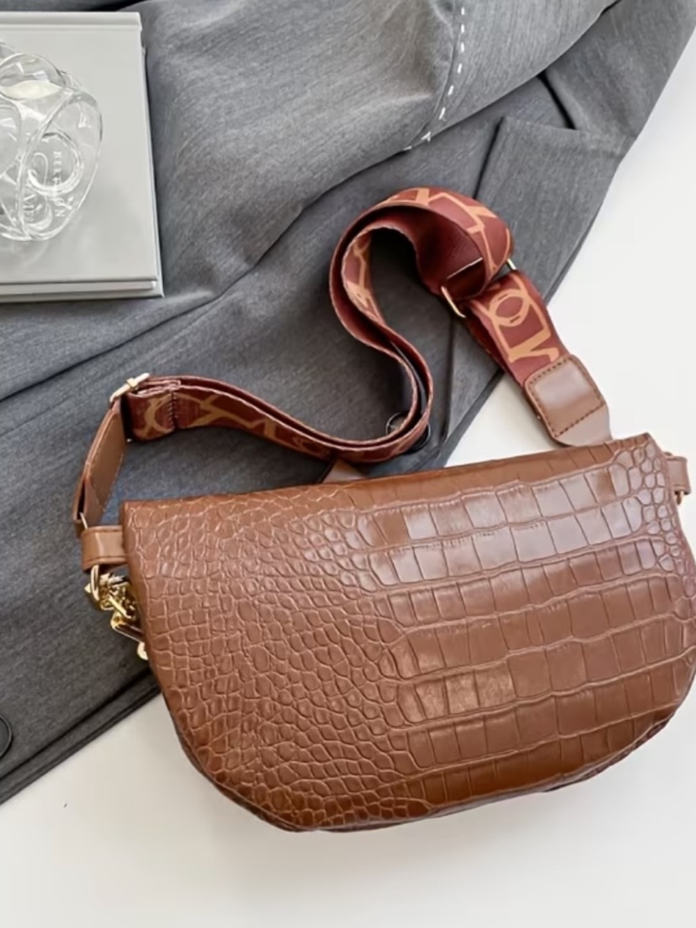 Brown Croc-Texture Saddle Bag with Gold Chain Accent - Picture 4 of 7
